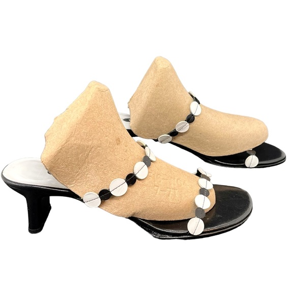 Hype Black & White Heeled Strappy Sandals Circle Straps 2" Cuban Heels Size 6.5 - Picture 8 of 11